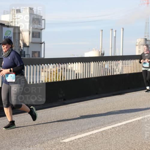 03.10.2025 - Köhlbrandbrückenlauf Lena Gebhardt http://msf.ph/oto/9092108 03.10.2025 10:08:08 Position 2  meine-sportfotos.de