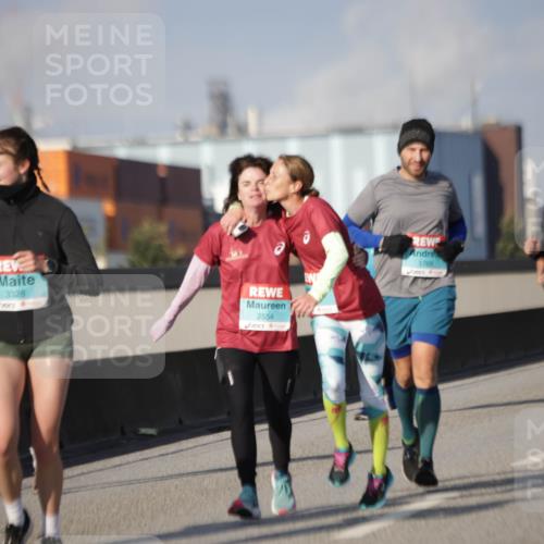 03.10.2025 - Köhlbrandbrückenlauf Jannik Wohlers http://msf.ph/oto/9092112 03.10.2025 10:11:39 Position 3 3328, 2554, 1769 meine-sportfotos.de