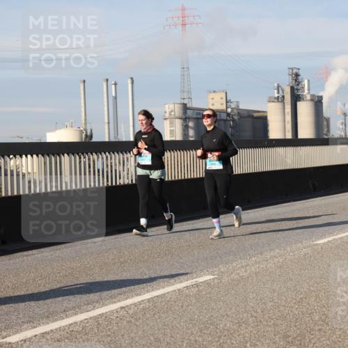 03.10.2025 - Köhlbrandbrückenlauf Lena Gebhardt http://msf.ph/oto/9092113 03.10.2025 10:08:09 Position 2  meine-sportfotos.de