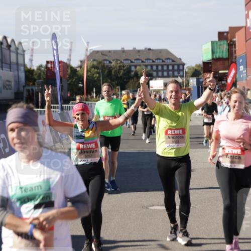 03.10.2025 - Köhlbrandbrückenlauf Jannik Wohlers http://msf.ph/oto/9092116 03.10.2025 13:19:57 Ziel 4376, 4433, 4539, 4721, 5059, 5656, 5657, 5658, 5704, 5841, 6068, 6414, 6567, 6568, 6660, 6663, 6730 meine-sportfotos.de