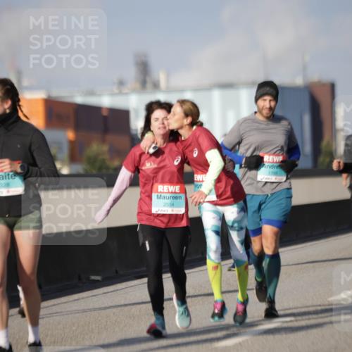 03.10.2025 - Köhlbrandbrückenlauf Jannik Wohlers http://msf.ph/oto/9092124 03.10.2025 10:11:39 Position 3 3328, 2554, 1769 meine-sportfotos.de