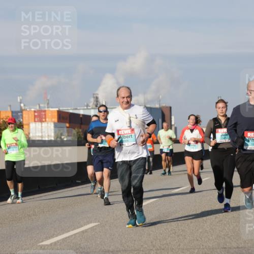 03.10.2025 - Köhlbrandbrückenlauf Jannik Wohlers http://msf.ph/oto/9092127 03.10.2025 09:59:48 Position 3 2056, 1821, 1666 meine-sportfotos.de