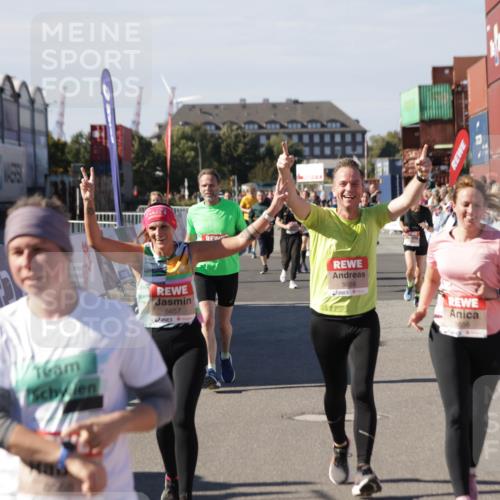 03.10.2025 - Köhlbrandbrückenlauf Jannik Wohlers http://msf.ph/oto/9092128 03.10.2025 13:19:57 Ziel 4376, 4433, 4539, 4721, 5059, 5656, 5657, 5658, 5704, 5841, 6068, 6414, 6567, 6568, 6660, 6663, 6730 meine-sportfotos.de