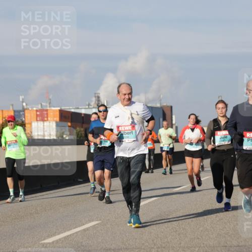 03.10.2025 - Köhlbrandbrückenlauf Jannik Wohlers http://msf.ph/oto/9092132 03.10.2025 09:59:48 Position 3 2056, 1821, 1666 meine-sportfotos.de