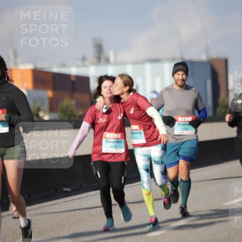 03.10.2025 - Köhlbrandbrückenlauf Jannik Wohlers http://msf.ph/oto/9092135 03.10.2025 10:11:39 Position 3 3328, 2554, 2533, 1769 meine-sportfotos.de