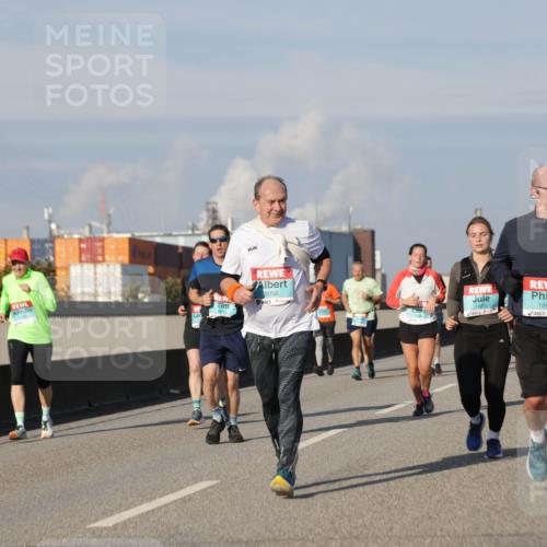 03.10.2025 - Köhlbrandbrückenlauf Jannik Wohlers http://msf.ph/oto/9092136 03.10.2025 09:59:48 Position 3 2056, 1821, 1666 meine-sportfotos.de