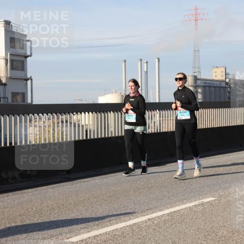 03.10.2025 - Köhlbrandbrückenlauf Lena Gebhardt http://msf.ph/oto/9092142 03.10.2025 10:08:09 Position 2 2967 meine-sportfotos.de