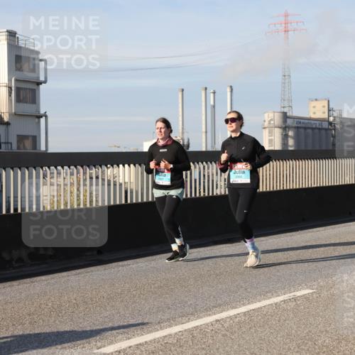 03.10.2025 - Köhlbrandbrückenlauf Lena Gebhardt http://msf.ph/oto/9092148 03.10.2025 10:08:10 Position 2 2966 meine-sportfotos.de