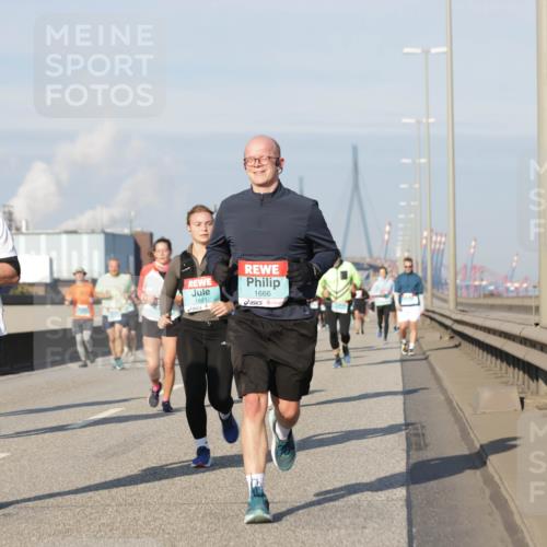 03.10.2025 - Köhlbrandbrückenlauf Jannik Wohlers http://msf.ph/oto/9092149 03.10.2025 09:59:49 Position 3 2056, 1821, 1666 meine-sportfotos.de