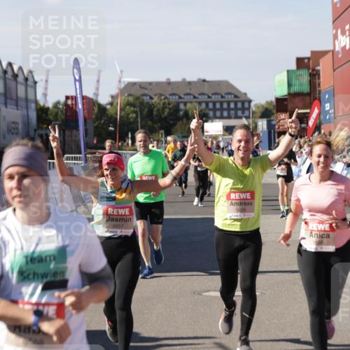 03.10.2025 - Köhlbrandbrückenlauf Jannik Wohlers http://msf.ph/oto/9092152 03.10.2025 13:19:57 Ziel 4376, 4433, 4539, 4721, 5059, 5656, 5657, 5658, 5704, 5841, 6068, 6414, 6567, 6568, 6660, 6663, 6730 meine-sportfotos.de