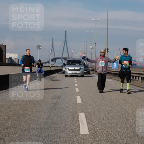 03.10.2025 - Köhlbrandbrückenlauf Fabian Wolf http://msf.ph/oto/9092153 03.10.2025 10:28:11 Position 3 3195, 3 meine-sportfotos.de