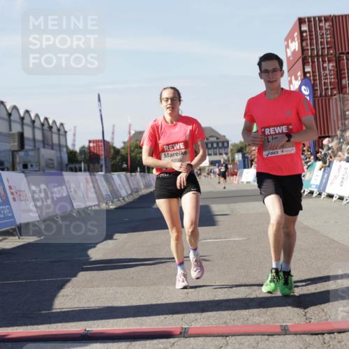 03.10.2025 - Köhlbrandbrückenlauf Jannik Wohlers http://msf.ph/oto/9092162 03.10.2025 12:54:05 Ziel 4030, 5710, 5947, 6002, 6200, 6817 meine-sportfotos.de