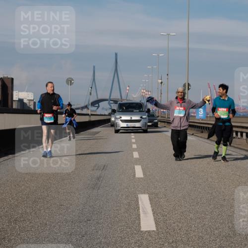 03.10.2025 - Köhlbrandbrückenlauf Fabian Wolf http://msf.ph/oto/9092167 03.10.2025 10:28:12 Position 3 3195 meine-sportfotos.de