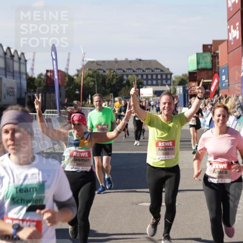 03.10.2025 - Köhlbrandbrückenlauf Jannik Wohlers http://msf.ph/oto/9092168 03.10.2025 13:19:57 Ziel 4376, 4433, 4539, 4721, 5059, 5656, 5657, 5658, 5704, 5841, 6068, 6414, 6567, 6568, 6660, 6663, 6730 meine-sportfotos.de