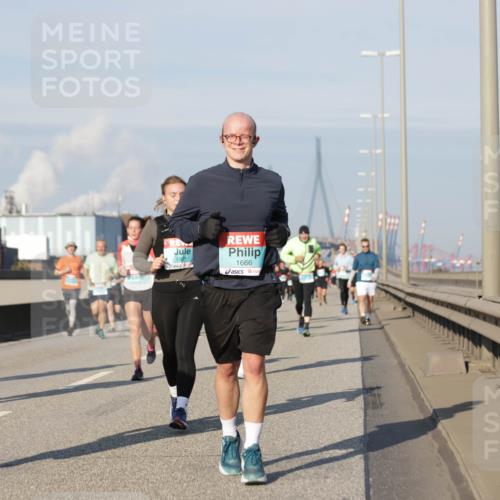 03.10.2025 - Köhlbrandbrückenlauf Jannik Wohlers http://msf.ph/oto/9092169 03.10.2025 09:59:50 Position 3 2056, 1666 meine-sportfotos.de