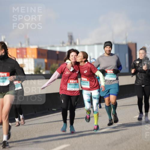 03.10.2025 - Köhlbrandbrückenlauf Jannik Wohlers http://msf.ph/oto/9092171 03.10.2025 10:11:39 Position 3 3328, 2533, 2554, 1769 meine-sportfotos.de