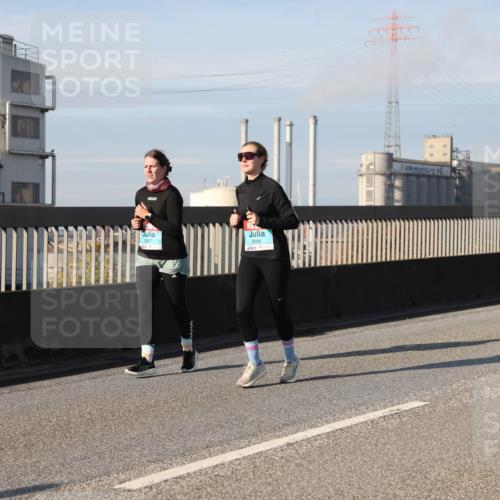 03.10.2025 - Köhlbrandbrückenlauf Lena Gebhardt http://msf.ph/oto/9092172 03.10.2025 10:08:10 Position 2 2966 meine-sportfotos.de