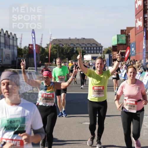 03.10.2025 - Köhlbrandbrückenlauf Jannik Wohlers http://msf.ph/oto/9092179 03.10.2025 13:19:57 Ziel 4376, 4433, 4539, 4721, 5059, 5656, 5657, 5658, 5704, 5841, 6068, 6414, 6567, 6568, 6660, 6663, 6730 meine-sportfotos.de