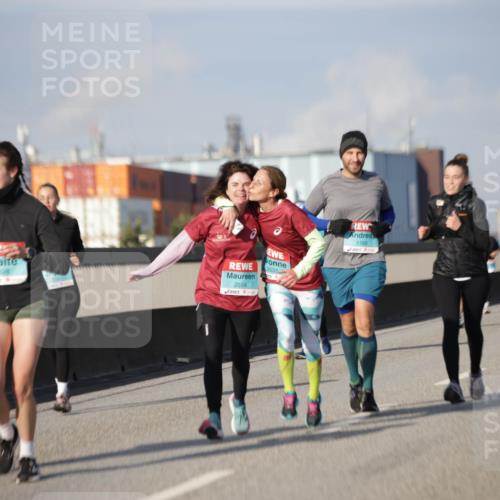 03.10.2025 - Köhlbrandbrückenlauf Jannik Wohlers http://msf.ph/oto/9092181 03.10.2025 10:11:39 Position 3 2533, 2554, 1769 meine-sportfotos.de