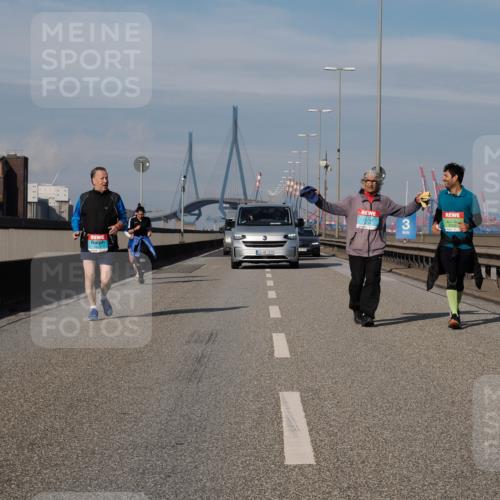 03.10.2025 - Köhlbrandbrückenlauf Fabian Wolf http://msf.ph/oto/9092183 03.10.2025 10:28:12 Position 3 3195 meine-sportfotos.de