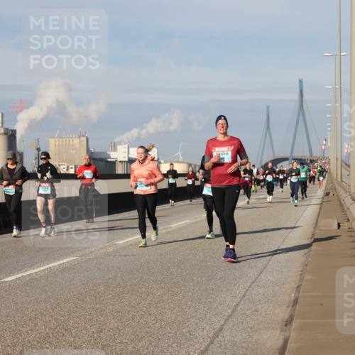 03.10.2025 - Köhlbrandbrückenlauf Lena Gebhardt http://msf.ph/oto/9092185 03.10.2025 10:08:12 Position 2  meine-sportfotos.de