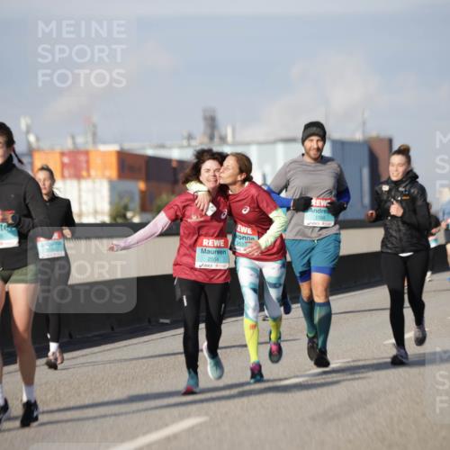 03.10.2025 - Köhlbrandbrückenlauf Jannik Wohlers http://msf.ph/oto/9092189 03.10.2025 10:11:39 Position 3 1769, 2533, 2554 meine-sportfotos.de