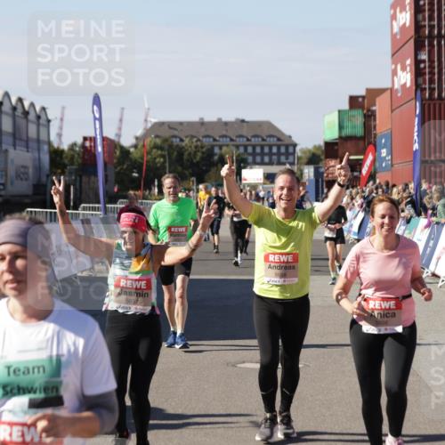 03.10.2025 - Köhlbrandbrückenlauf Jannik Wohlers http://msf.ph/oto/9092190 03.10.2025 13:19:58 Ziel 4376, 4433, 4539, 4721, 5059, 5175, 5656, 5657, 5658, 5704, 5841, 6068, 6414, 6567, 6568, 6649, 6660, 6663, 6730 meine-sportfotos.de