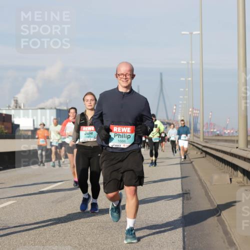 03.10.2025 - Köhlbrandbrückenlauf Jannik Wohlers http://msf.ph/oto/9092194 03.10.2025 09:59:50 Position 3 2056, 1821, 1666 meine-sportfotos.de