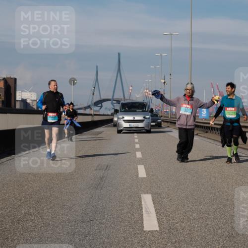03.10.2025 - Köhlbrandbrückenlauf Fabian Wolf http://msf.ph/oto/9092195 03.10.2025 10:28:12 Position 3 2611, 3195 meine-sportfotos.de