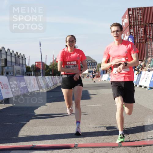 03.10.2025 - Köhlbrandbrückenlauf Jannik Wohlers http://msf.ph/oto/9092196 03.10.2025 12:54:05 Ziel 4030, 5710, 5947, 6002, 6200, 6817 meine-sportfotos.de