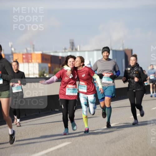 03.10.2025 - Köhlbrandbrückenlauf Jannik Wohlers http://msf.ph/oto/9092201 03.10.2025 10:11:39 Position 3 2533, 2554, 1769 meine-sportfotos.de