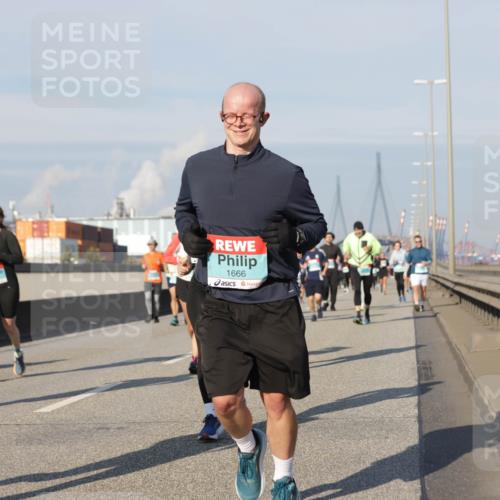 03.10.2025 - Köhlbrandbrückenlauf Jannik Wohlers http://msf.ph/oto/9092209 03.10.2025 09:59:51 Position 3 2056, 1666 meine-sportfotos.de