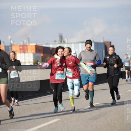 03.10.2025 - Köhlbrandbrückenlauf Jannik Wohlers http://msf.ph/oto/9092211 03.10.2025 10:11:39 Position 3 2554, 2533, 1769 meine-sportfotos.de