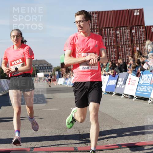 03.10.2025 - Köhlbrandbrückenlauf Jannik Wohlers http://msf.ph/oto/9092213 03.10.2025 12:54:05 Ziel 4030, 5710, 5947, 6002, 6200, 6817 meine-sportfotos.de