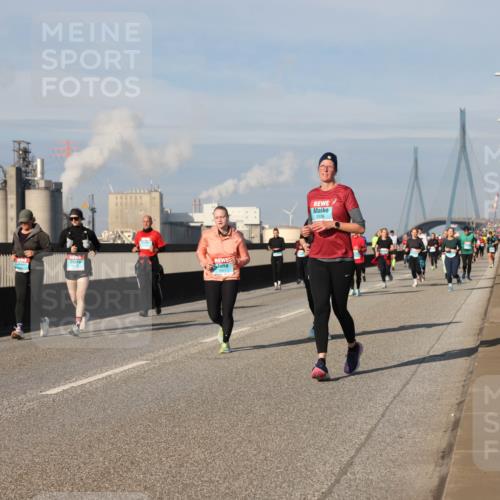 03.10.2025 - Köhlbrandbrückenlauf Lena Gebhardt http://msf.ph/oto/9092218 03.10.2025 10:08:13 Position 2 2536 meine-sportfotos.de