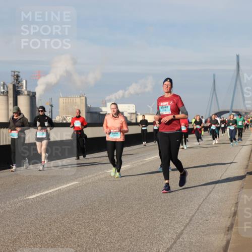 03.10.2025 - Köhlbrandbrückenlauf Lena Gebhardt http://msf.ph/oto/9092223 03.10.2025 10:08:13 Position 2 2536 meine-sportfotos.de