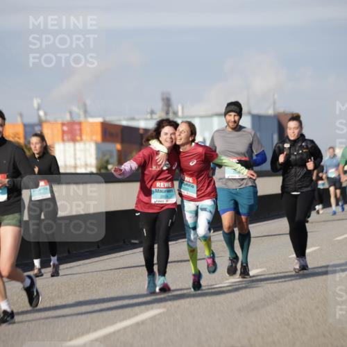 03.10.2025 - Köhlbrandbrückenlauf Jannik Wohlers http://msf.ph/oto/9092224 03.10.2025 10:11:40 Position 3 2554 meine-sportfotos.de