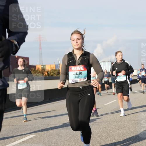 03.10.2025 - Köhlbrandbrückenlauf Jannik Wohlers http://msf.ph/oto/9092225 03.10.2025 09:59:52 Position 3 566, 1821, 1529 meine-sportfotos.de