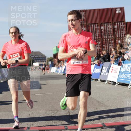 03.10.2025 - Köhlbrandbrückenlauf Jannik Wohlers http://msf.ph/oto/9092226 03.10.2025 12:54:05 Ziel 4030, 5710, 5947, 6002, 6200, 6817 meine-sportfotos.de