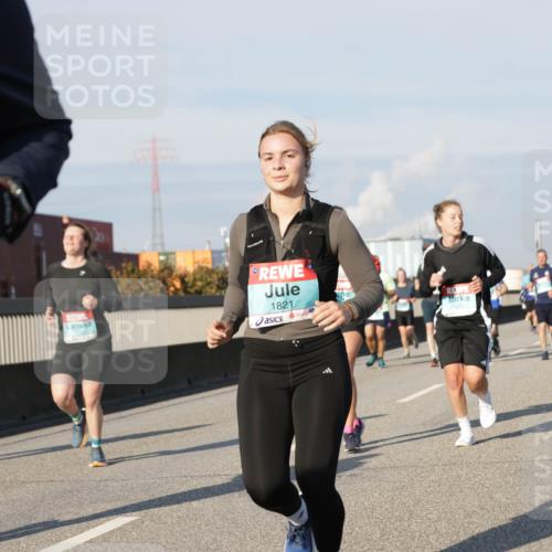 03.10.2025 - Köhlbrandbrückenlauf Jannik Wohlers http://msf.ph/oto/9092231 03.10.2025 09:59:52 Position 3 1821 meine-sportfotos.de