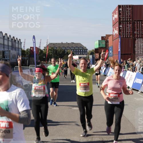 03.10.2025 - Köhlbrandbrückenlauf Jannik Wohlers http://msf.ph/oto/9092232 03.10.2025 13:19:58 Ziel 4376, 4433, 4539, 4721, 5059, 5175, 5656, 5657, 5658, 5704, 5841, 6068, 6414, 6567, 6568, 6649, 6660, 6663, 6730 meine-sportfotos.de