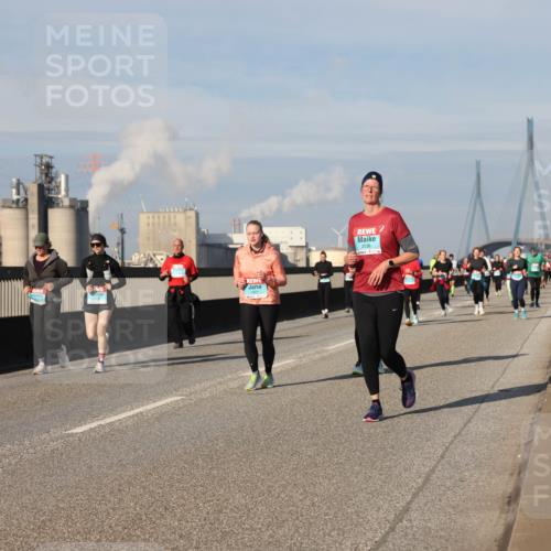 03.10.2025 - Köhlbrandbrückenlauf Lena Gebhardt http://msf.ph/oto/9092233 03.10.2025 10:08:13 Position 2 2536 meine-sportfotos.de