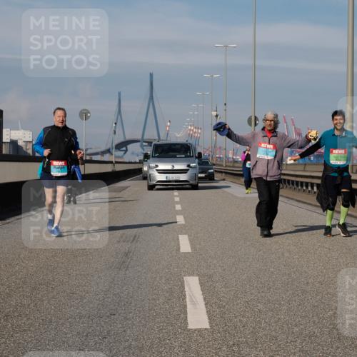 03.10.2025 - Köhlbrandbrückenlauf Fabian Wolf http://msf.ph/oto/9092235 03.10.2025 10:28:13 Position 3 3195, 9702 meine-sportfotos.de