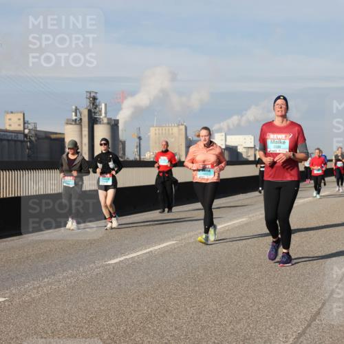 03.10.2025 - Köhlbrandbrückenlauf Lena Gebhardt http://msf.ph/oto/9092242 03.10.2025 10:08:13 Position 2 1851, 2536 meine-sportfotos.de