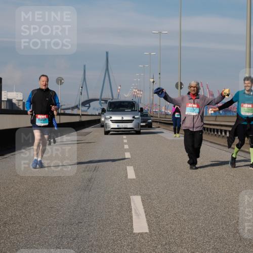 03.10.2025 - Köhlbrandbrückenlauf Fabian Wolf http://msf.ph/oto/9092249 03.10.2025 10:28:13 Position 3 3195, 9702 meine-sportfotos.de