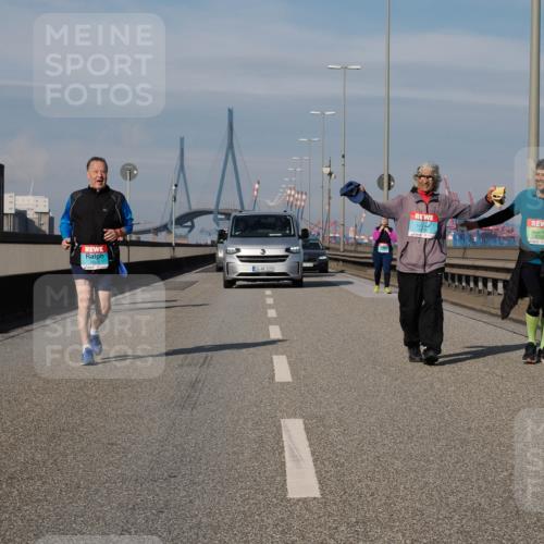 03.10.2025 - Köhlbrandbrückenlauf Fabian Wolf http://msf.ph/oto/9092261 03.10.2025 10:28:13 Position 3 3195, 9702 meine-sportfotos.de