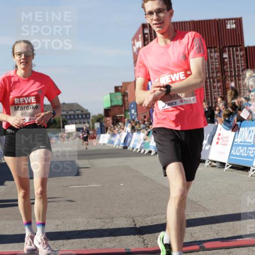 03.10.2025 - Köhlbrandbrückenlauf Jannik Wohlers http://msf.ph/oto/9092267 03.10.2025 12:54:05 Ziel 4030, 5710, 5947, 6002, 6200, 6817 meine-sportfotos.de