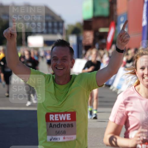 03.10.2025 - Köhlbrandbrückenlauf Jannik Wohlers http://msf.ph/oto/9092272 03.10.2025 13:19:58 Ziel 4376, 4433, 4539, 4721, 5059, 5175, 5656, 5657, 5658, 5704, 5841, 6068, 6414, 6567, 6568, 6649, 6660, 6663, 6730 meine-sportfotos.de