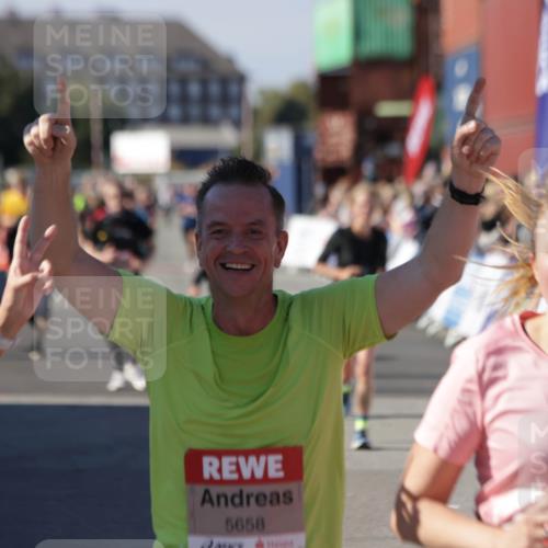 03.10.2025 - Köhlbrandbrückenlauf Jannik Wohlers http://msf.ph/oto/9092290 03.10.2025 13:19:58 Ziel 4376, 4433, 4539, 4721, 5059, 5175, 5656, 5657, 5658, 5704, 5841, 6068, 6414, 6567, 6568, 6649, 6660, 6663, 6730 meine-sportfotos.de
