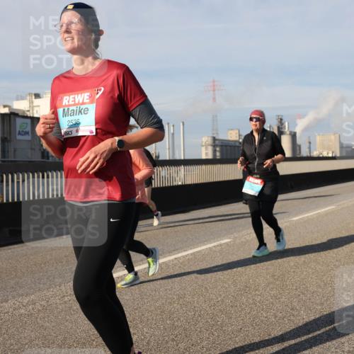 03.10.2025 - Köhlbrandbrückenlauf Lena Gebhardt http://msf.ph/oto/9092292 03.10.2025 10:08:17 Position 2 2536 meine-sportfotos.de